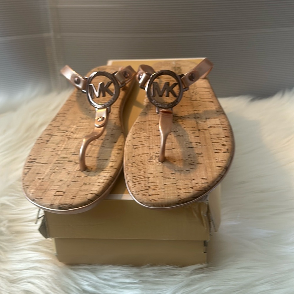 Michael Kors champagne flip flops size 10